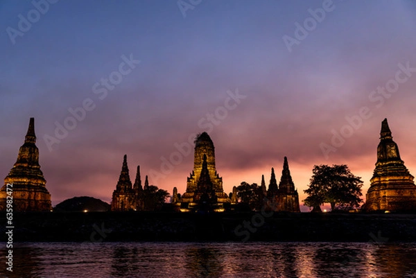 Obraz Temples in Ayutthaya during the sunset from the river