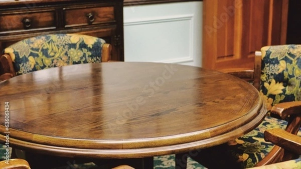 Fototapeta ホテルの丸いすと机