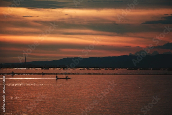 Fototapeta Golden moments in the ever-changing sky