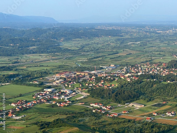 Fototapeta View of forests, fields, villages and Zagorje hills, during a panoramic balloon flight over Croatian Zagorje - Croatia (Panoramski let balonom iznad Hrvatskog zagorja - Hrvatska)