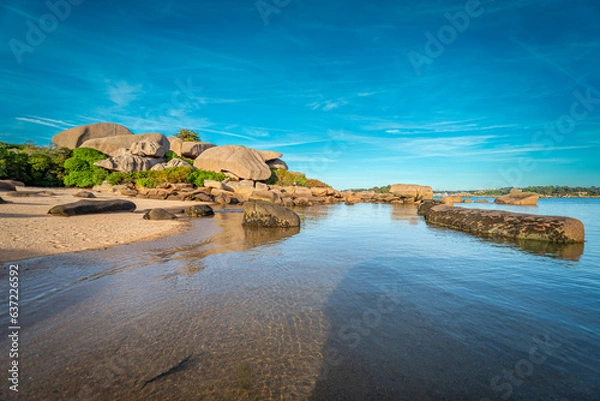 Obraz beach in the summer Ploumanach