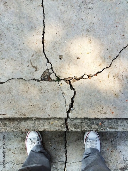 Obraz on the cracking ground