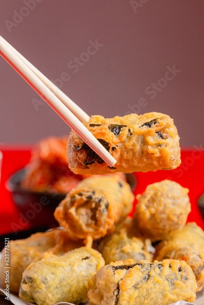Obraz Deep-fried Vermicelli Wrapped Seaweed Korean style Kimmari