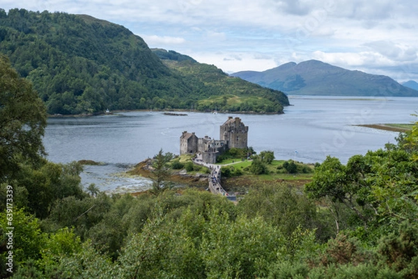 Obraz Overhead view of castle in Scotland with people