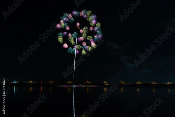 Fototapeta 夏の夜空に咲く大輪の花火