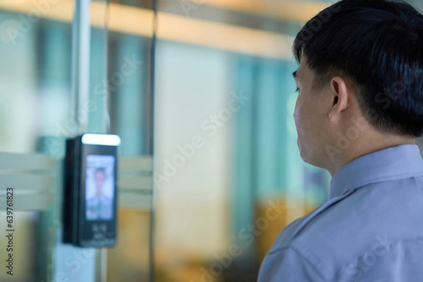 Obraz Biometric admittance control device for security system. Access control facial recognition system.