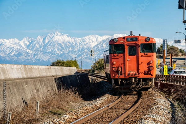 Obraz 雨晴海岸にて 海岸沿いを走る氷見線と立山連峰-3