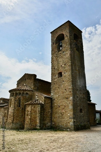 Obraz Purish of San Leonrdo  e Maria
Pieve in the hamlet of Artimino in Carmignano (Prato)