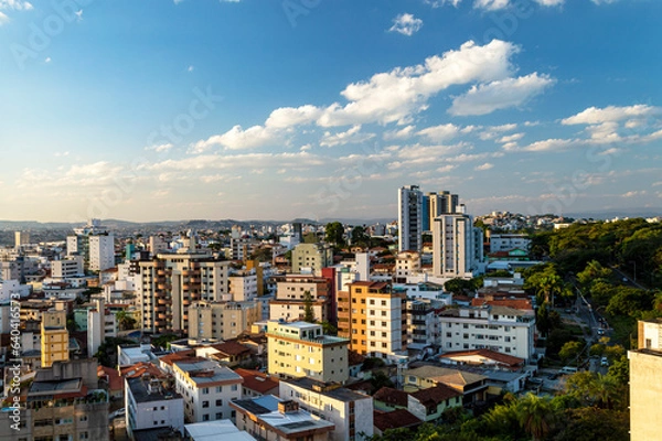 Fototapeta Panorama of several residential buildings seen from above in the city of Belo Horizonte. Vehicle traffic.