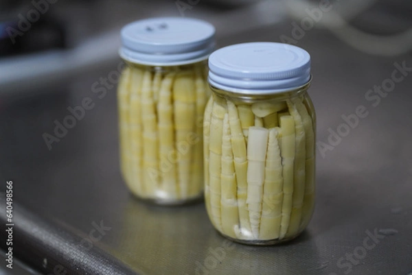 Fototapeta 瓶詰した根曲がり竹