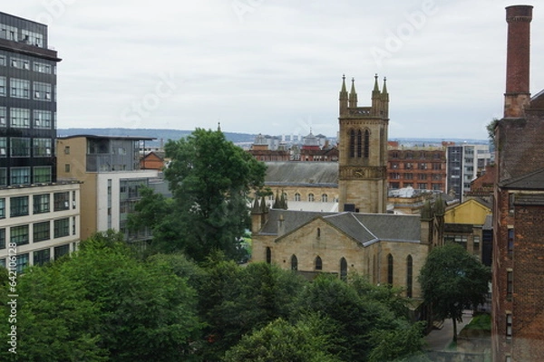 Fototapeta An aerial view of Glasgow city centre and the bell tower of the Ramshorn Kirk