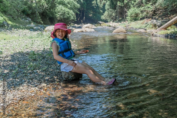 Obraz 川遊びするこども