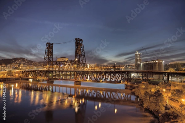 Obraz Steel Bridge Over Willamette River at Blue Hour