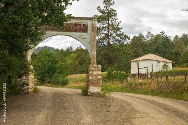 Fototapeta The Frontier Pathways Scenic Byway in the Spanish Peaks of southwestern Colorado