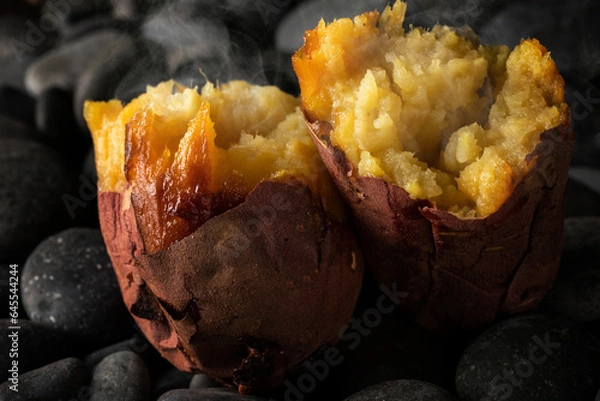 Obraz 熱々、ほっくほくの石焼芋