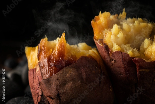 Obraz 熱々、ほっくほくの石焼芋