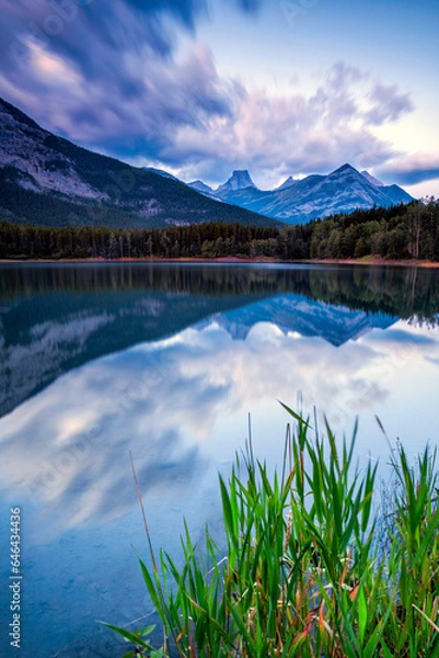 Obraz Sunrise at Wedge Pond in Kananaskis Country, Alberta