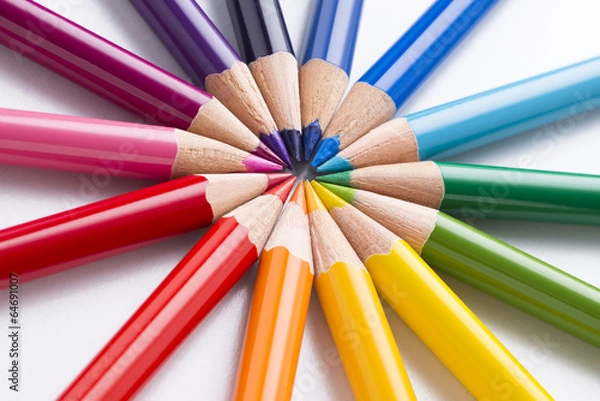 Fototapeta 円形に並べた色鉛筆