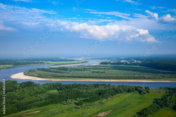 Fototapeta Leśna rzeka latem, widok z góry