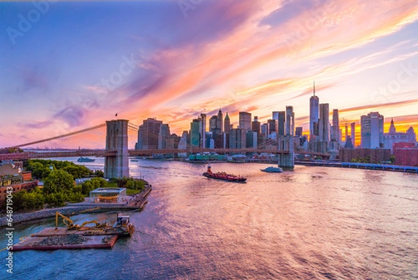 Obraz Passing Under the Brooklyn Bridge.