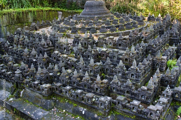 Fototapeta Sculpture d'un temple 