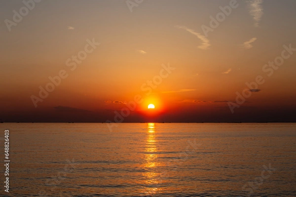 Fototapeta ダイヤモンド富士 - 富士山に3分の1隠れた夕日