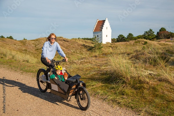 Obraz Tilsandede kirke, Familien Radtour bei Skagen, Dänemark