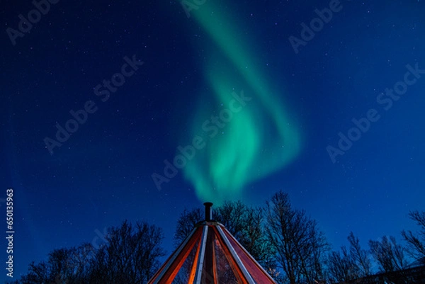Obraz Tiny house in northerns lights