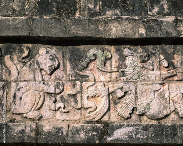 Fototapeta relief of Chichen itza