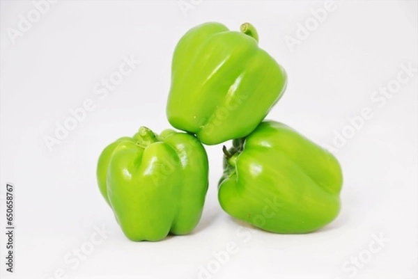 Obraz green pepper on a plate