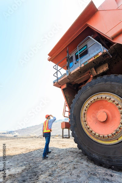 Obraz Worker Big Truck in Pit