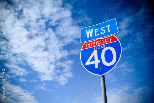 Obraz An Interstate 40 sign on the planes of the Texas panhandle