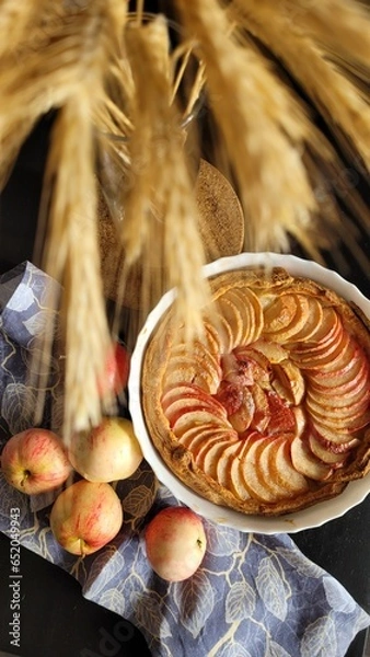 Fototapeta puff pastry pie with apples
