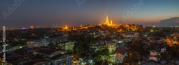Obraz View at dawn of the Shwedagon Pagoda, Yangoon, Myanmar