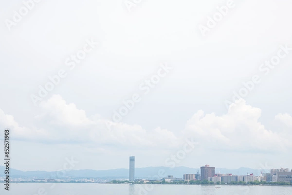 Obraz 琵琶湖と町中