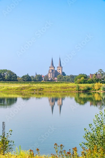 Obraz Stadtansicht von Xanten am Niederrhein mit Dom, Karthaus und Kriemhildmühle