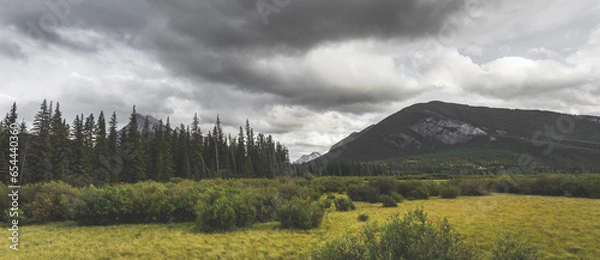 Fototapeta National Park Banff, Vermillion Lakes, Sanson Peak, Sulphur Mountain bei Banff in Alberta, Kanada