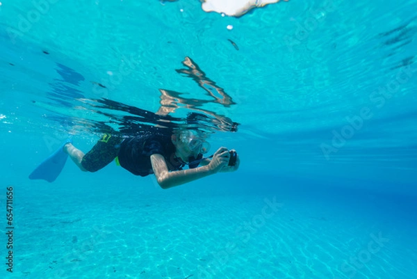 Obraz スノーケルをする子供