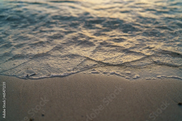 Obraz 夕暮れのビーチ　波打ち際　さざなみ