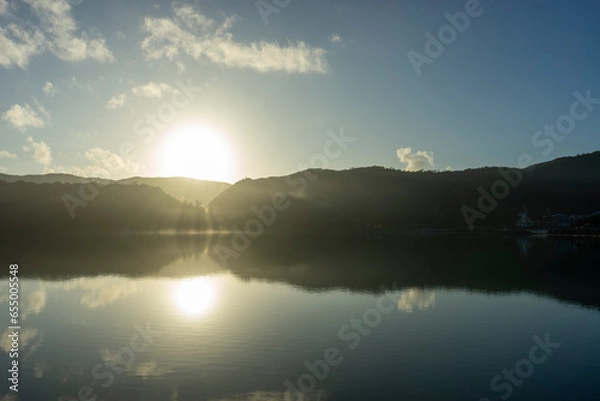 Obraz 静寂な入江の朝。