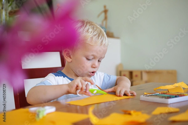 Obraz basteln mit Schere und Papier