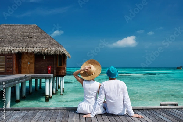 Obraz Para na molo plażowym w Maledives