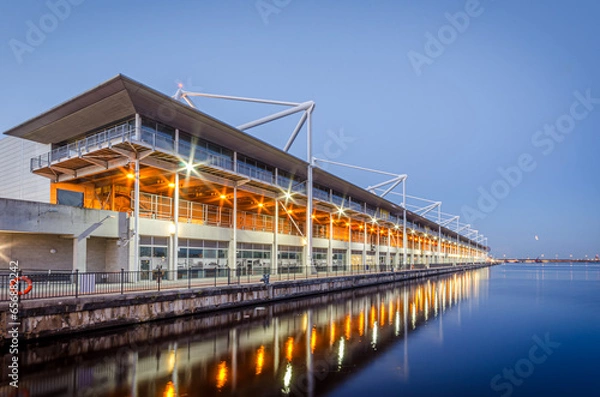 Obraz ExCeL London is an exhibition and international convention centre in the Custom House area of Newham, East London. It is situated on a 100-acre site on the northern quay of the Royal Victoria Dock