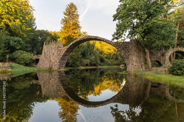 Fototapeta Rakotz Bridge (Rakotzbrucke, Devil's Bridge) in Kromlau, Saxony, Germany