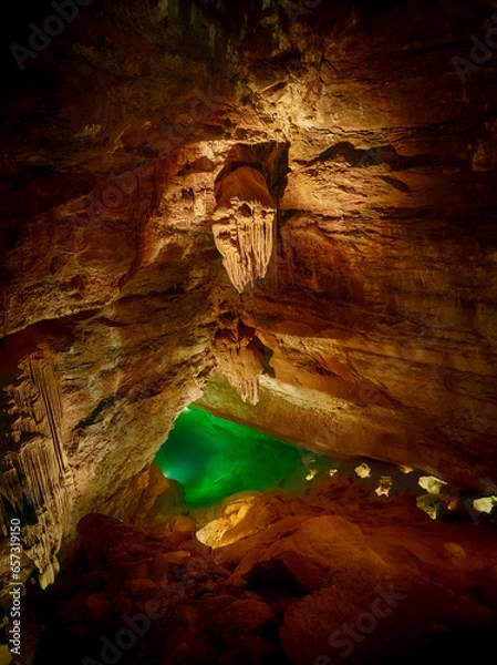 Obraz View of an emerald green underground lake inside the Grotte de Trabuc, Gard, France