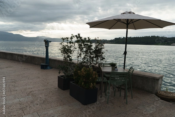 Fototapeta Lago e ombrellone