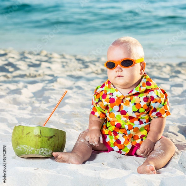 Obraz Baby with coconut