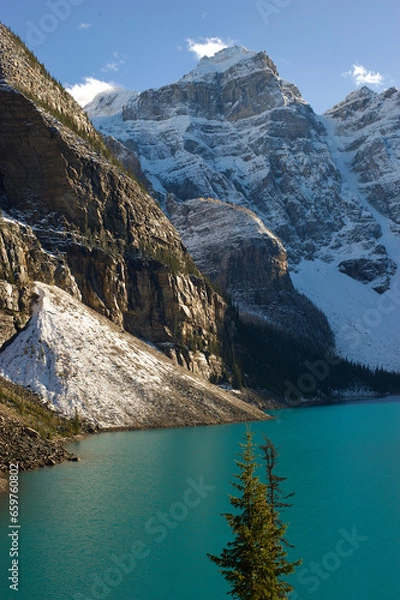 Fototapeta mountain under the sunlight
