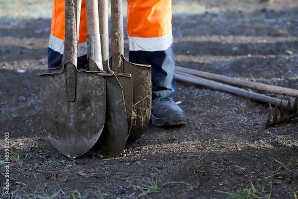 Obraz person with shovel