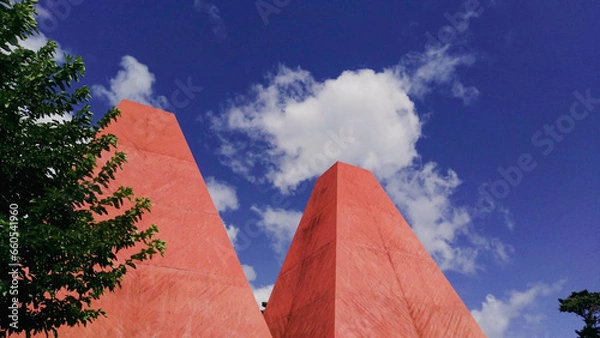 Obraz La Casa das Histórias Paula Rego es un museo en Cascais, Distrito de Lisboa, en la Riviera portuguesa, diseñado por el arquitecto Eduardo Souto de Moura.
